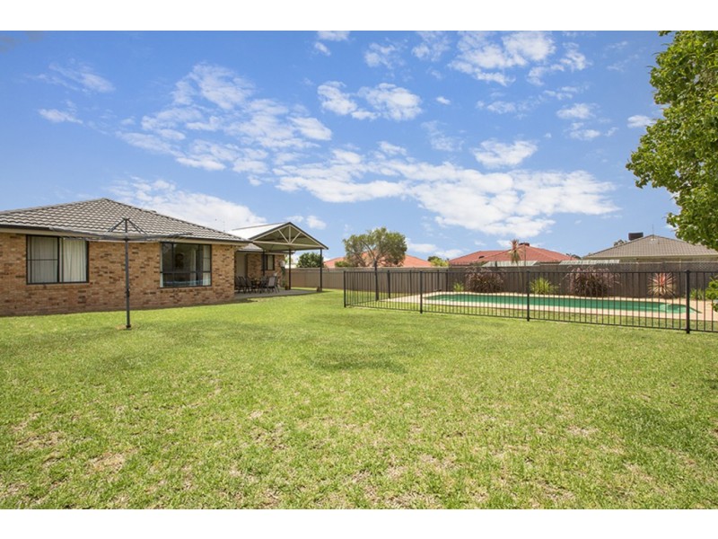 3 Milpara Crt, Tamworth NSW 2340