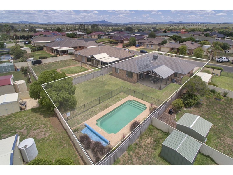 3 Milpara Crt, Tamworth NSW 2340