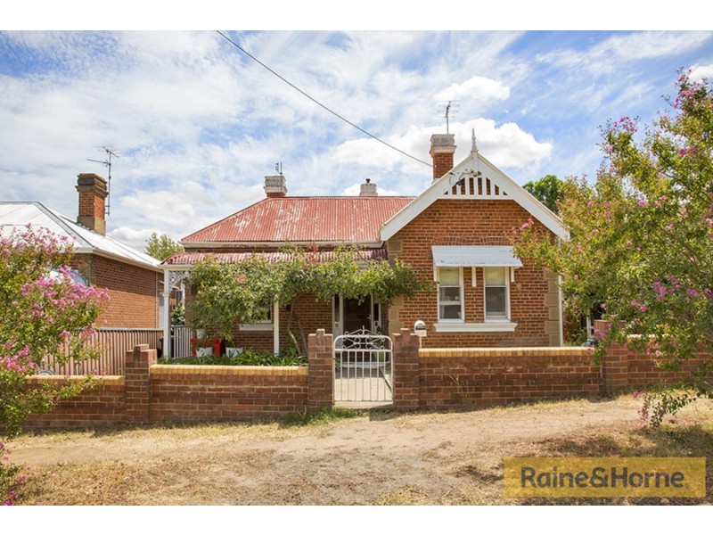 52 White street, Tamworth NSW 2340