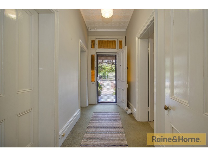 52 White street, Tamworth NSW 2340