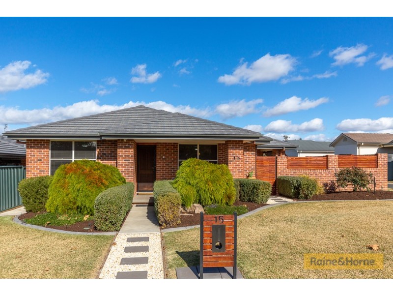 15 The Heights, Tamworth NSW 2340