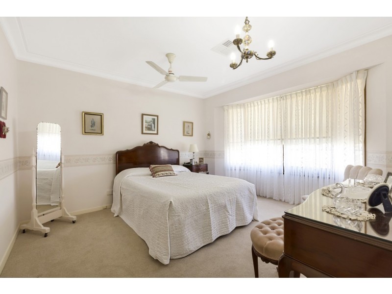 12 Minnamurra Cres, Tamworth NSW 2340
