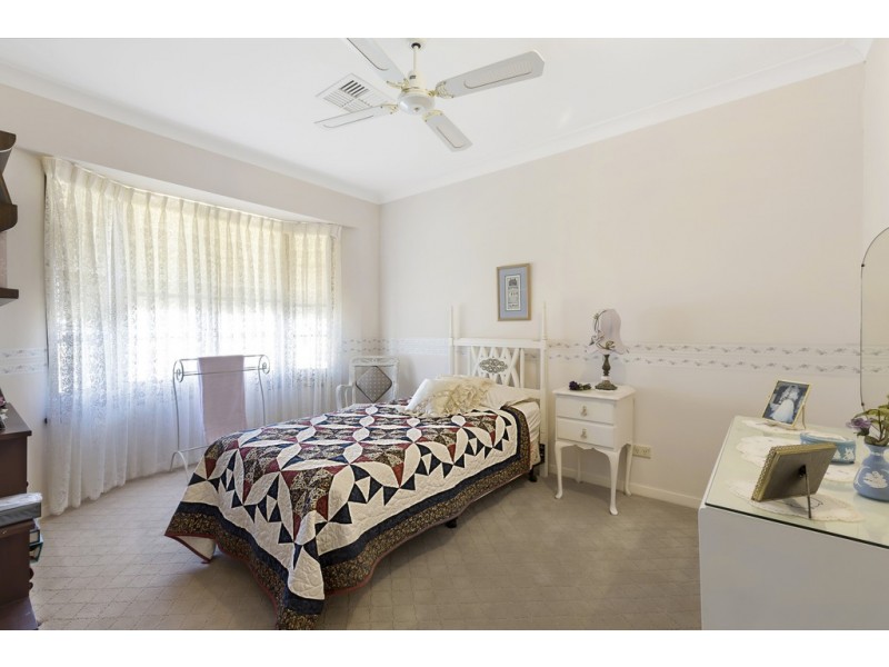 12 Minnamurra Cres, Tamworth NSW 2340