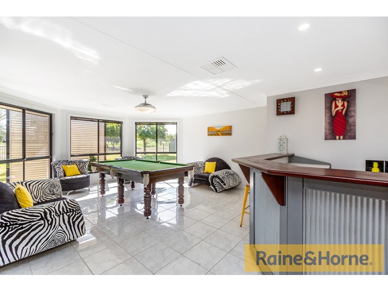 70 The Grange, Tamworth NSW 2340