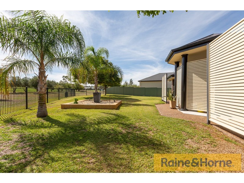 70 The Grange, Tamworth NSW 2340