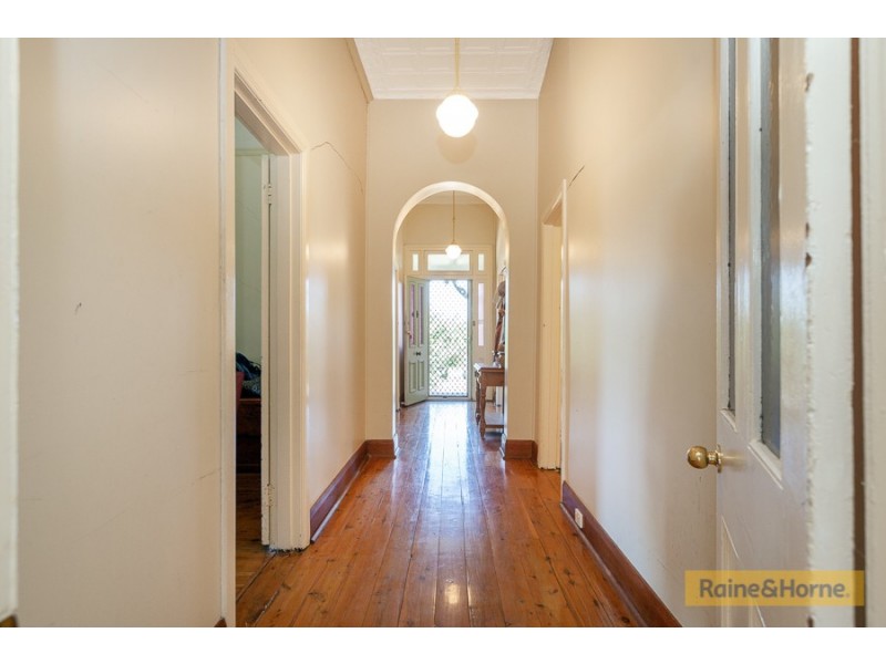 4/168 Carthage Street, Tamworth NSW 2340