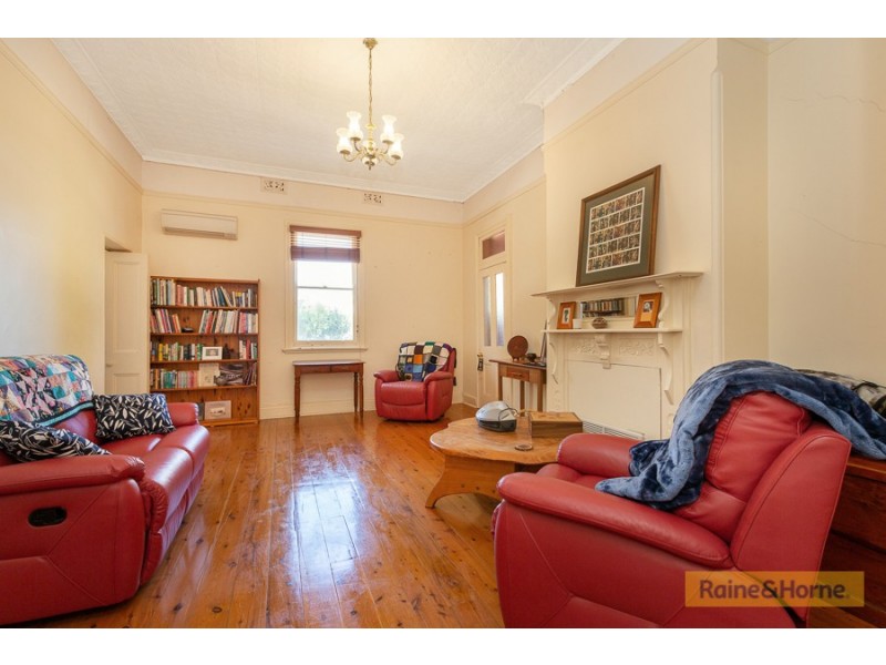 4/168 Carthage Street, Tamworth NSW 2340
