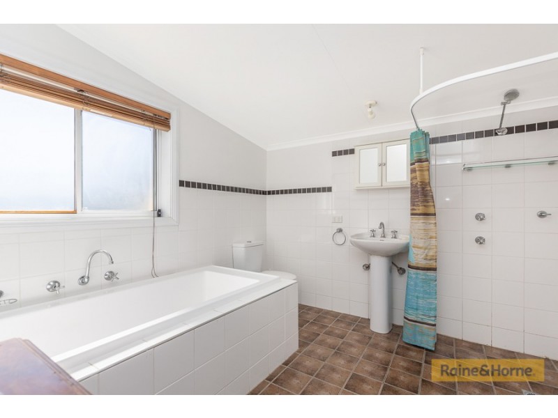4/168 Carthage Street, Tamworth NSW 2340