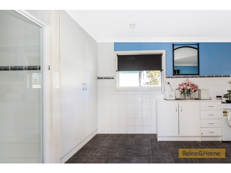 16 Edinburgh Avenue, Tamworth NSW 2340