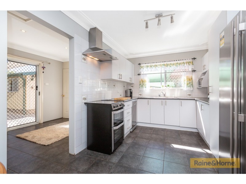 16 Edinburgh Avenue, Tamworth NSW 2340