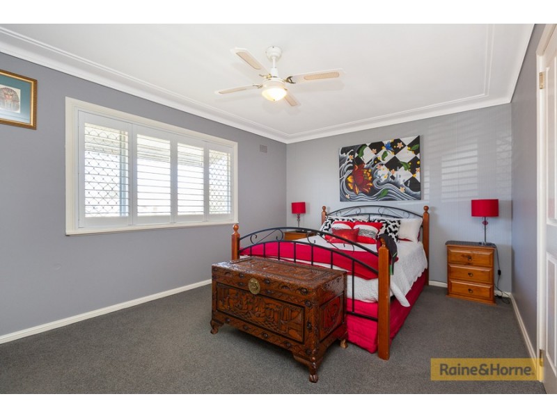 16 Edinburgh Avenue, Tamworth NSW 2340