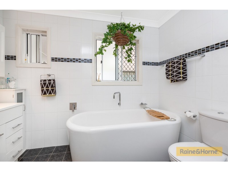 16 Edinburgh Avenue, Tamworth NSW 2340