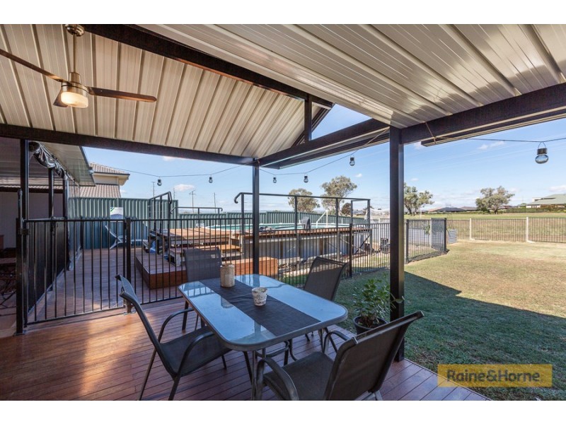 94 The Heights, Tamworth NSW 2340