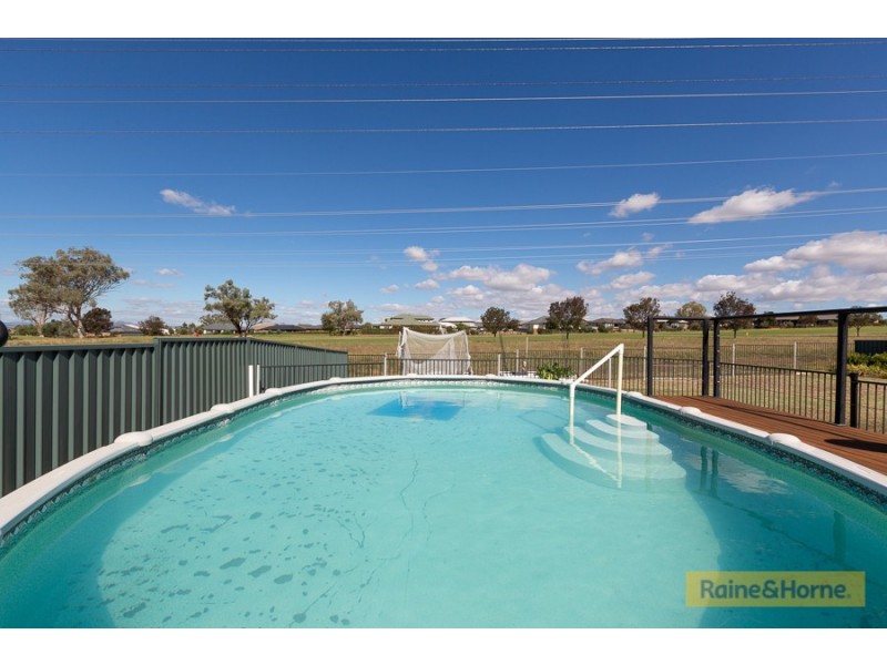 94 The Heights, Tamworth NSW 2340
