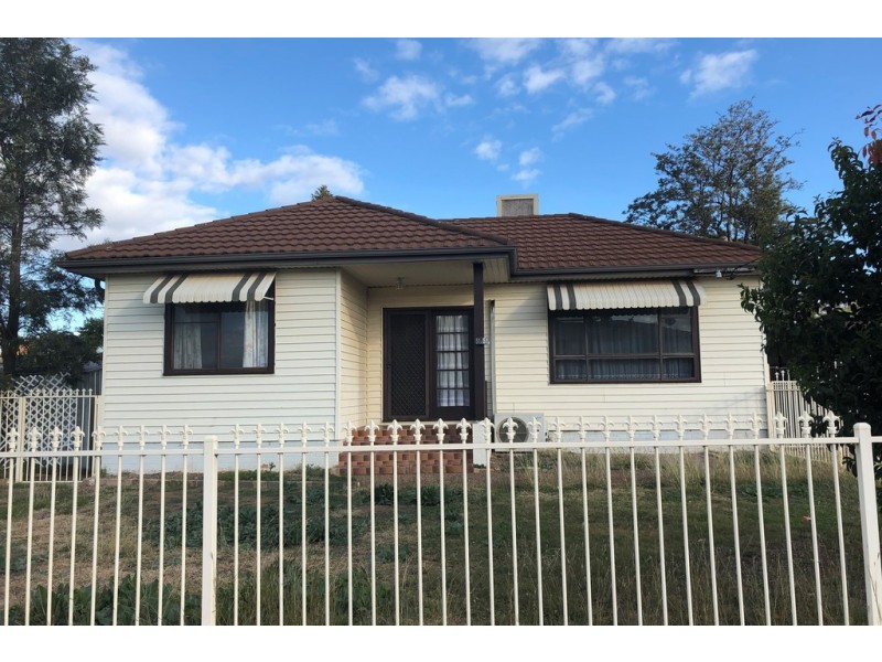 51a ROBERT STREET, South Tamworth NSW 2340