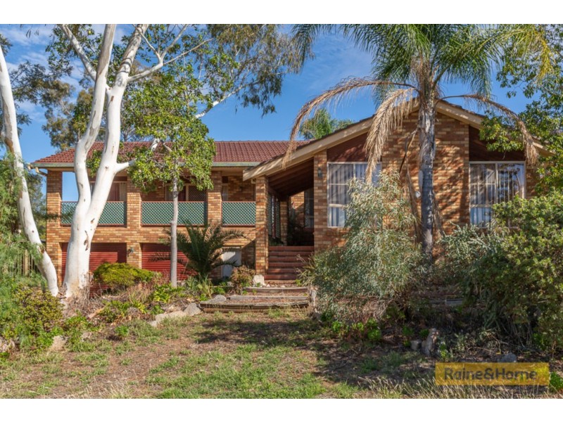 27 Peregrine Ave, Tamworth NSW 2340