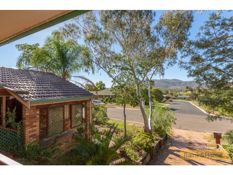 27 Peregrine Ave, Tamworth NSW 2340