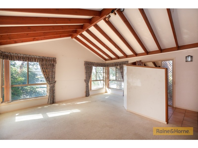 27 Peregrine Ave, Tamworth NSW 2340