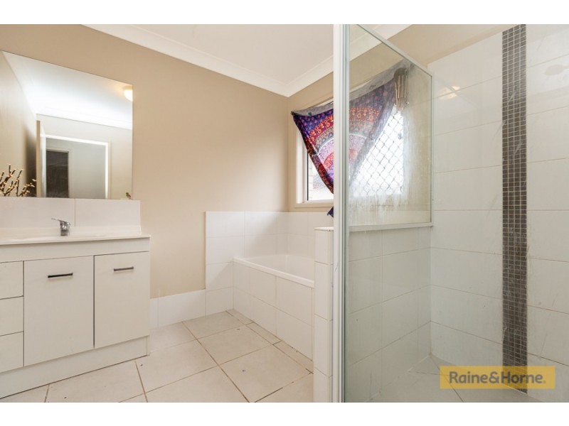 27 Carnegie Place, Tamworth NSW 2340