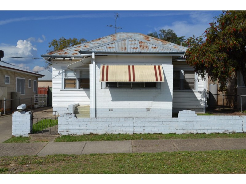 92 Denison Street, Tamworth NSW 2340