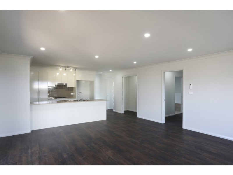 4 a and b Appaloosa Place, Tamworth NSW 2340