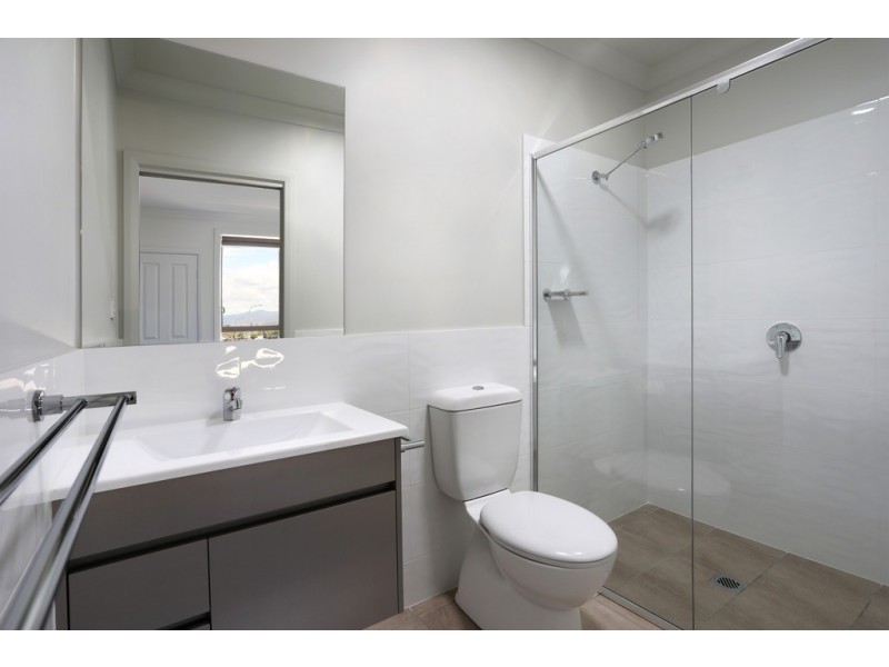 4 a and b Appaloosa Place, Tamworth NSW 2340