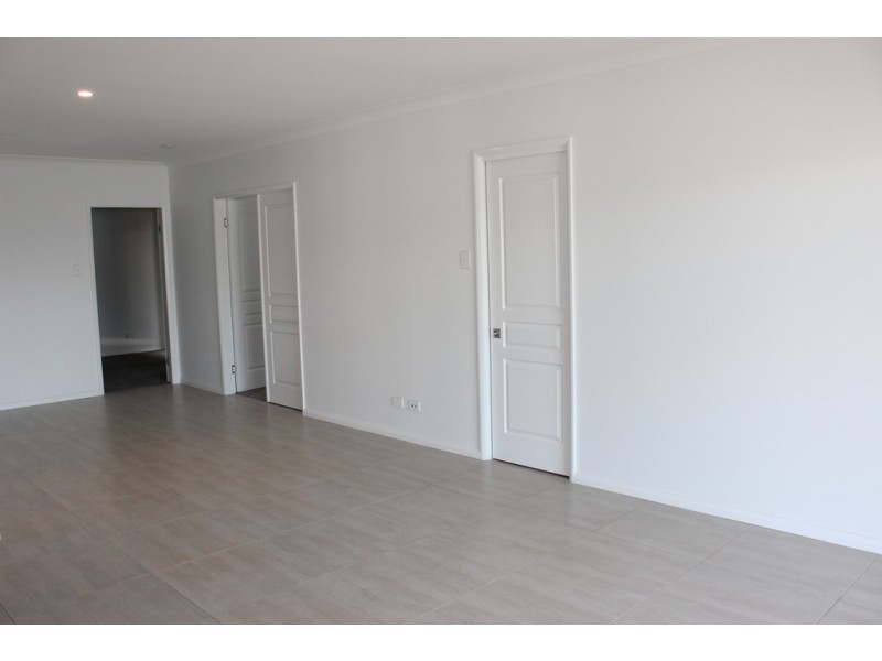 2/7 Gabriella Way, Tamworth NSW 2340