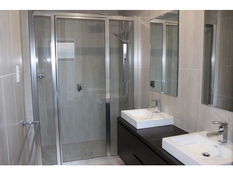 2/7 Gabriella Way, Tamworth NSW 2340