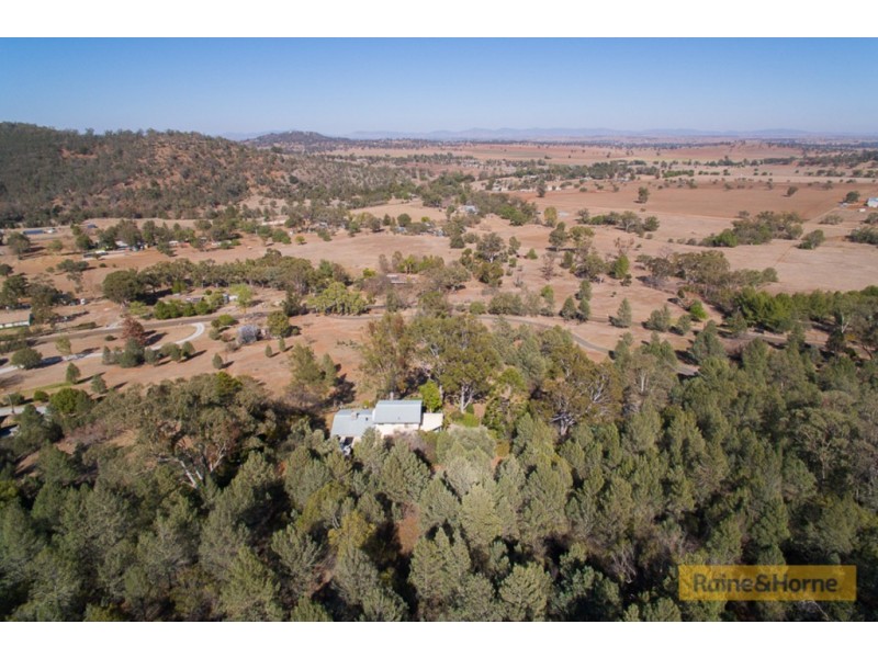 76 Stirling Road, Tamworth NSW 2340