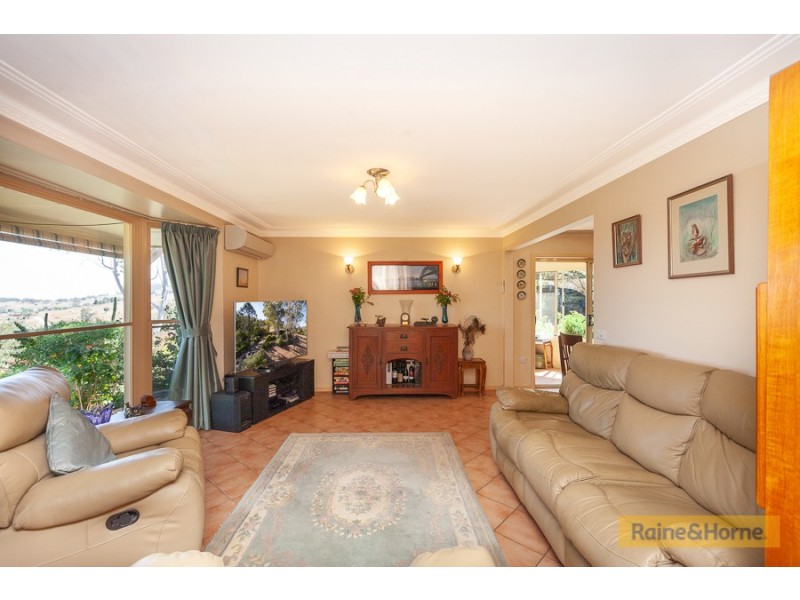 76 Stirling Road, Tamworth NSW 2340