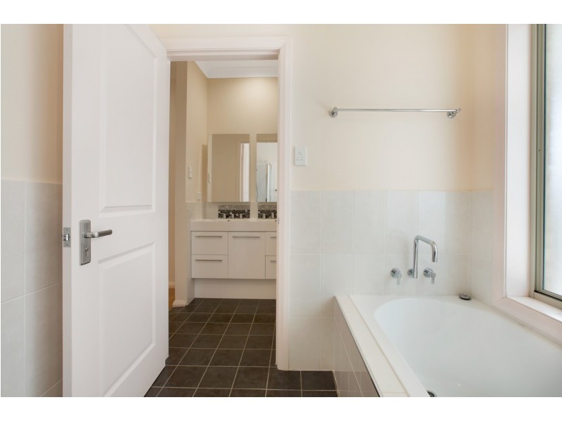 21 Peak Drive, Tamworth NSW 2340