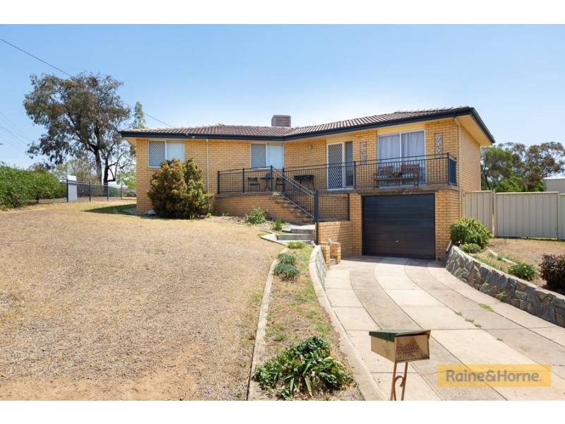 60 Kyooma Street, Tamworth NSW 2340