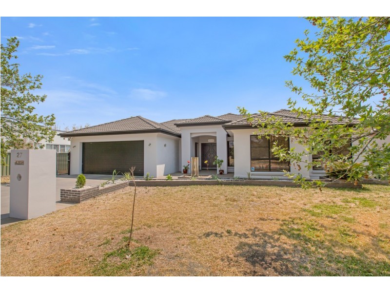 27 The Grange, Tamworth NSW 2340