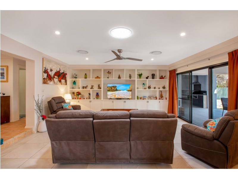 27 The Grange, Tamworth NSW 2340