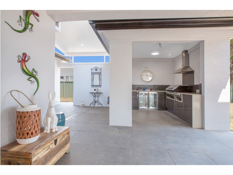 27 The Grange, Tamworth NSW 2340