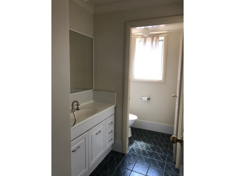 2/64 Griffin Avenue, Tamworth NSW 2340