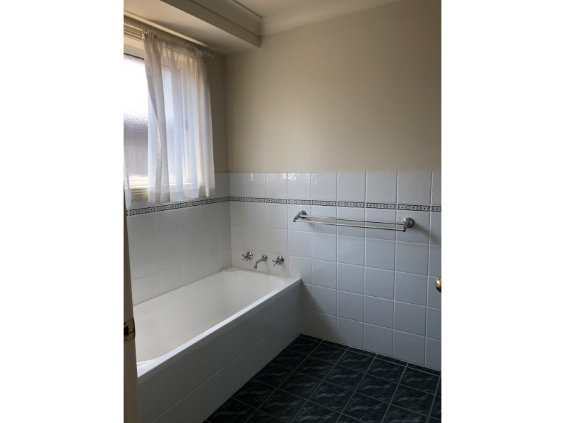 2/64 Griffin Avenue, Tamworth NSW 2340