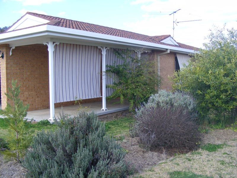 11 Leonora Crescent, Kootingal NSW 2352