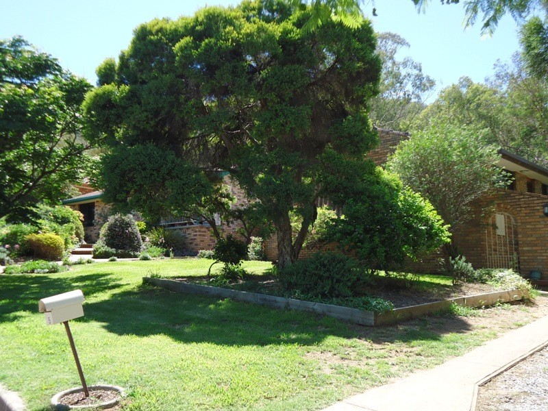 5 Prentice Avenue (East), Tamworth NSW 2340