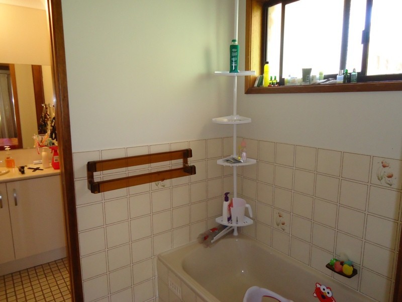 5 Prentice Avenue (East), Tamworth NSW 2340