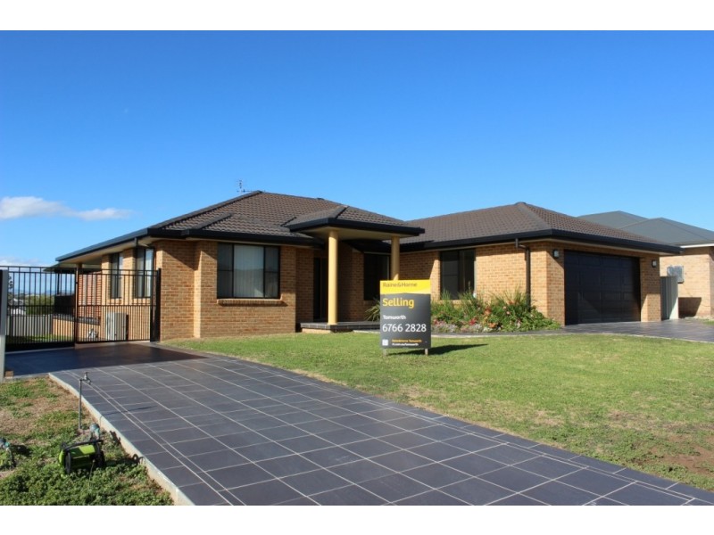4 Kalinda Place, Tamworth NSW 2340