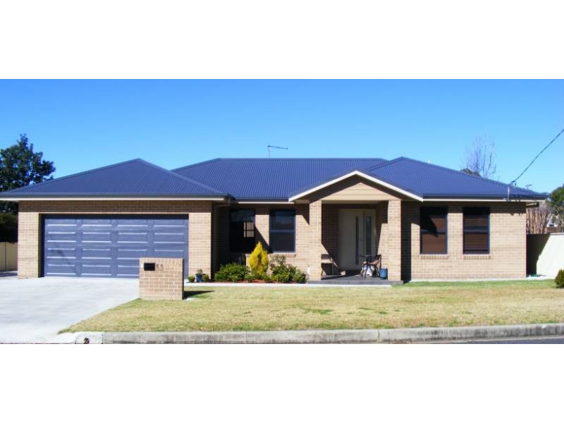 1/ 11 Edgeroy Street, Tamworth NSW 2340