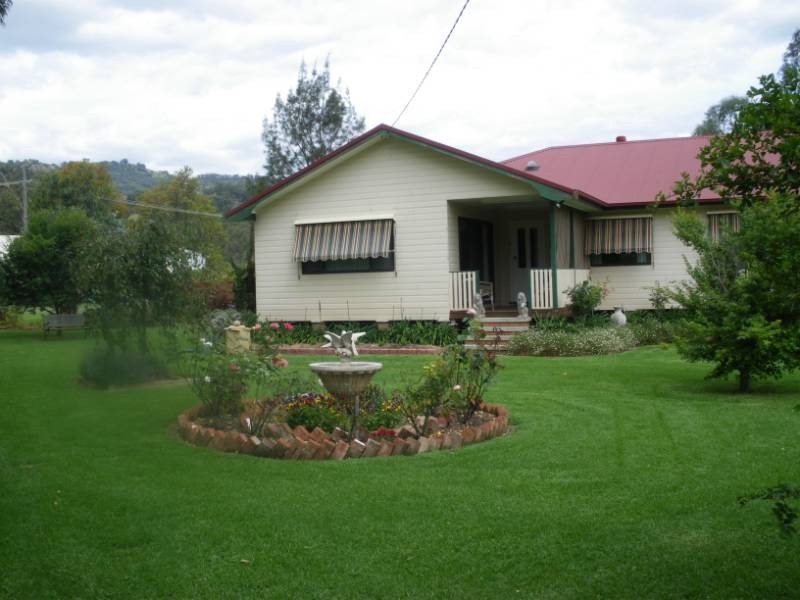 82 Duncan Street, Woolomin NSW 2340