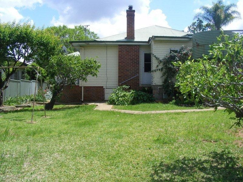 19 Russell Street, Tamworth NSW 2340