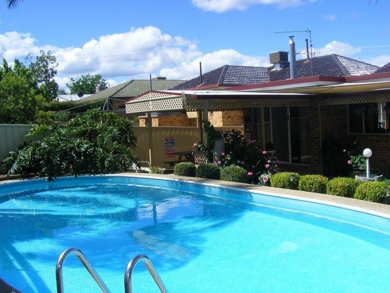 12 Mcrae Street, Tamworth NSW 2340