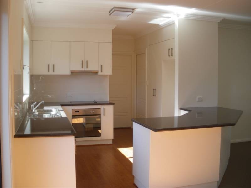 2/11 Edgeroy Street, Tamworth NSW 2340