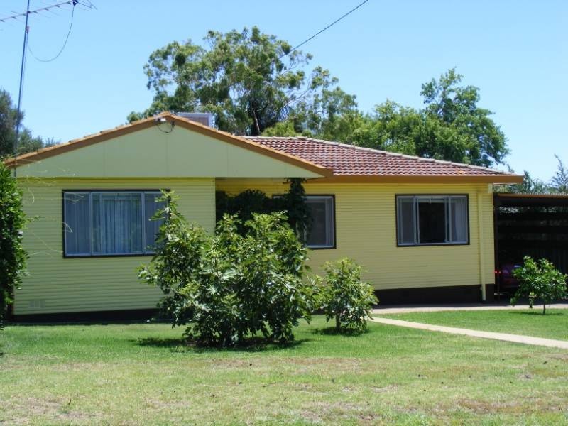 12 Warren Street, Tamworth NSW 2340