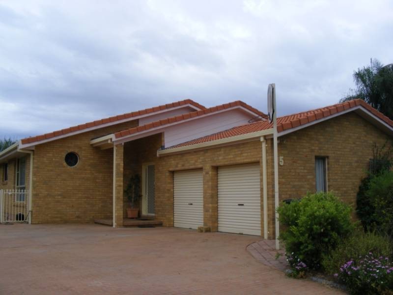 5 Wilga Place, Tamworth NSW 2340