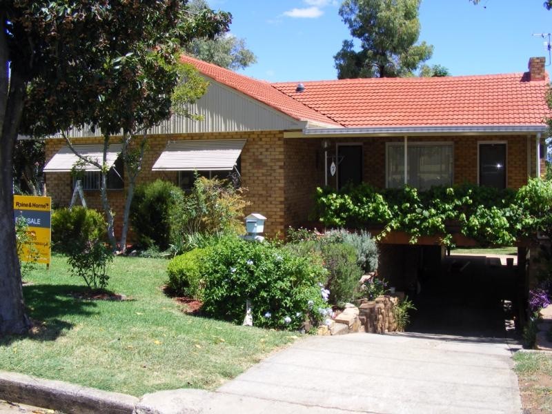 7 Douglas Avenue, Tamworth NSW 2340