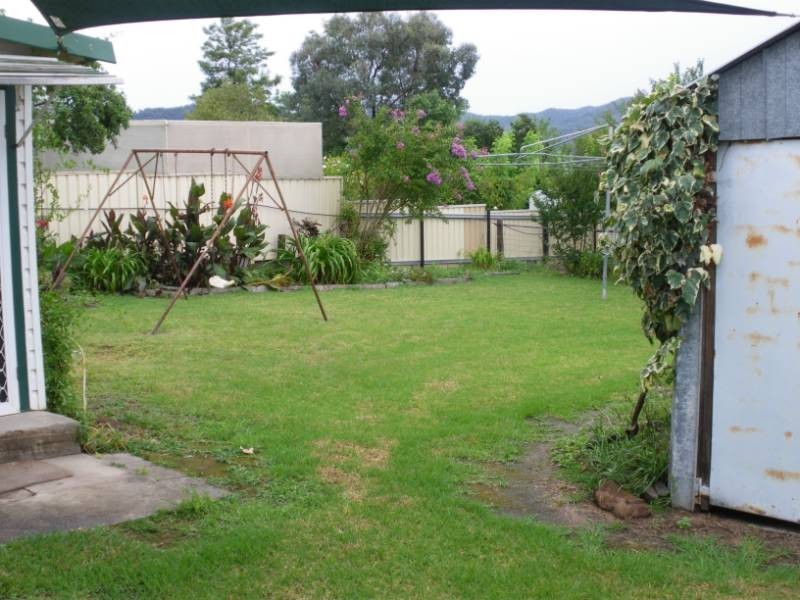 14 Pine Street, Tamworth NSW 2340